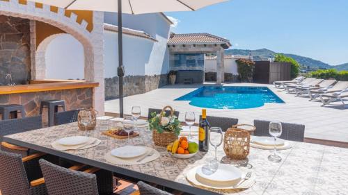 Sayalonga House | Villa Javier Sayalonga by Ruralidays