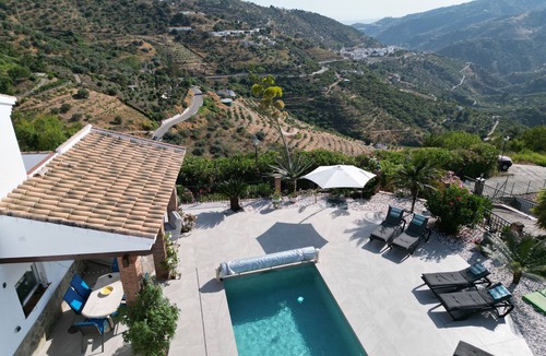 Sayalonga House | Villa Jessica is a stunning 3 bedroom villa substantially remodelled in 2025