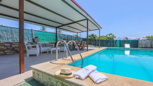 San Bartolome de la Torre House | Villa Josara by Ruralidays
