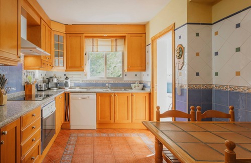 Valdemanco House | Villa Karina: Finca with Mountain Views, Private Pool and Wi-Fi