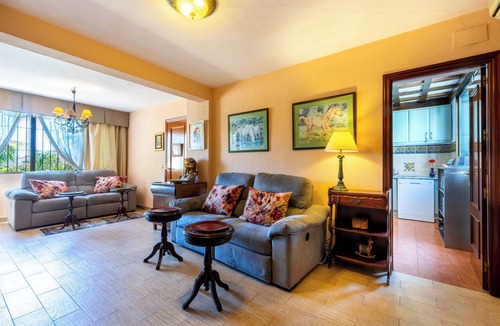Malaga-Este Villa | Villa "La Bicicleta Azul" with Shared Pool & Wi-Fi