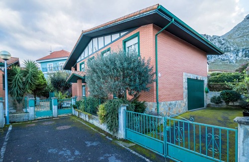 Castro Urdiales Villa | Villa La Perla de Sonabia – Sea Views, Near Beaches & Nature