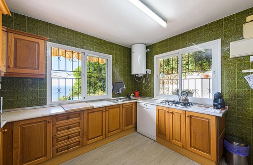 Benalmadena Costa Villa | VILLA LA TUNA - Beautiful villa with private pool, sea views and free WiFi.