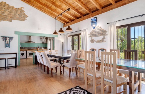 Arcos de la Frontera Villa | Villa 'La Viña' with Mountain Views, Wi-Fi, and Air Conditioning