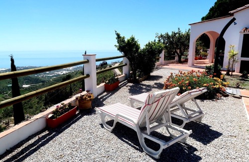 Sayalonga Villa | Villa Lantana - Private pool and sea views