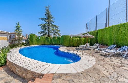 Barrio de la Vega Villa | Villa Leonor con piscina privada