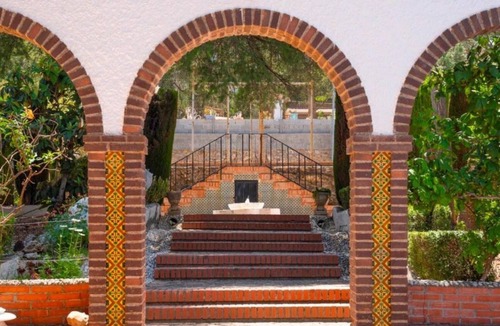 Barrio de la Vega Villa | Villa 'Los Arcos' with Mountain View, Wi-Fi and Air Conditioning