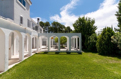Parque de Cubillas Villa | Villa LUNA with private pool, gardens and large barbecue area