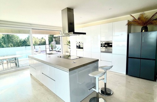 Churriana House | VILLA MAGOS, 11-Bedrooms, sleeps up to 30, celebration or relax