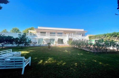 Churriana House | VILLA MAGOS, 11-Bedrooms, sleeps up to 30, celebration or relax