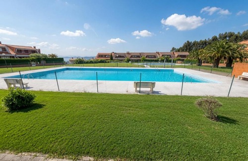 Condres House | Villa Marinera - En urbanización con jardines y piscinas