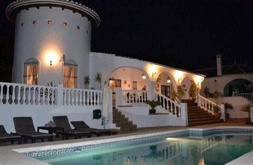 Periana House | Villa mit Blick auf das Wasser by Interhome