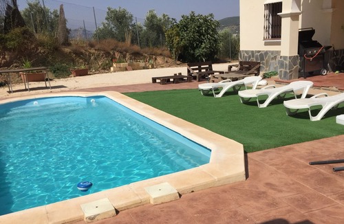 Villanueva del Trabuco House | Villa on top of the mount
