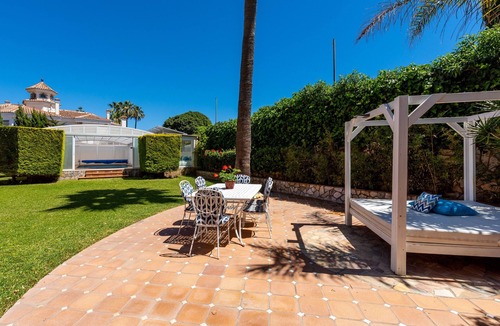 Guadalmar Villa | Villa 'Ohana 1 Luxury Villa' near Beach with Heated Pool, Terrace & Wi-Fi