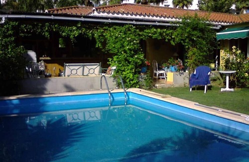 Estepona Villa | villa on golf, swimming pool, solarium, garden