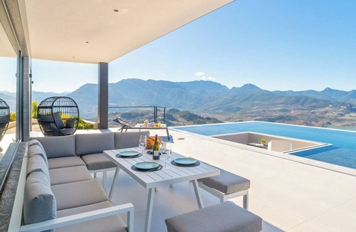 El Gastor Villa | Villa Paradise El Gastor by Ruralidays