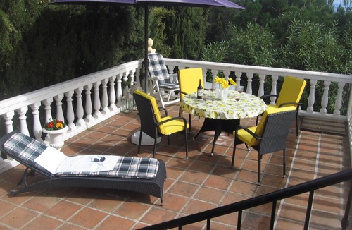 Estepona Condo | VILLA ROCA. Lejlighed TIL 2, personer. 5, min fra Stranden