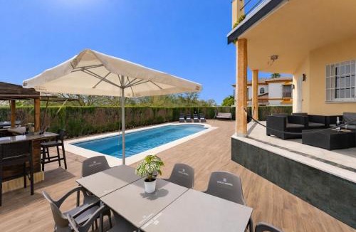 Fuente de Piedra Villa | Villa Rural con Piscina Privada