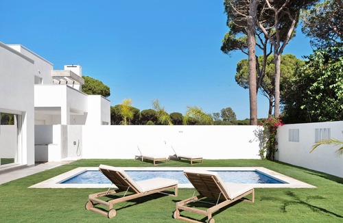 Los Gallos-Cerromolino House | Villa 'Santa Clara 21c' with Private Pool, Wi-Fi and Air Conditioning