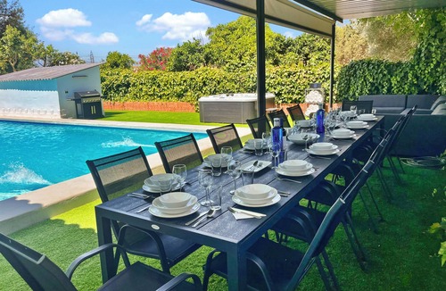 Jerez de la Frontera Villa | Villa San Patricio I Private Pool I Hot Tub I BBQ I PS5 I Aircon Rooms I 3000m2