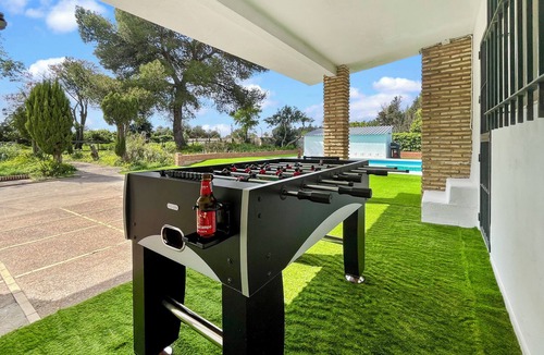 Jerez de la Frontera Villa | Villa San Patricio I Private Pool I Hot Tub I BBQ I PS5 I Aircon Rooms I 3000m2