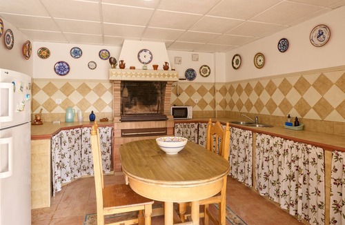 La Carlota House | Villa 'Santa Ana' with Private Pool, Wi-Fi and Air Conditioning