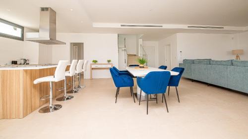 Castillo de Sabinillas Villa | Villa Sapphire 62