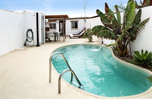 Chiclana de la Frontera House | 'Villa Tokio' with Pool & Wi-Fi