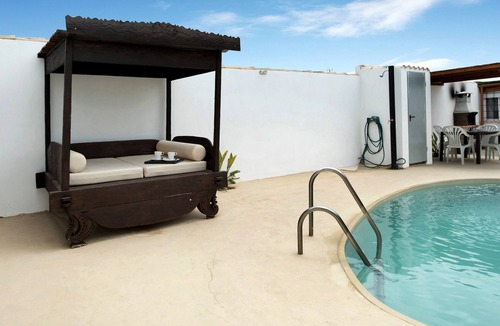 Chiclana de la Frontera House | 'Villa Tokio' with Pool & Wi-Fi