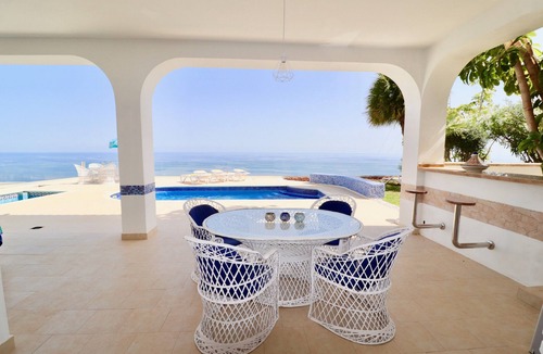 Salobrena Villa | Villa "Tango" with Wi-Fi, Pool, Garden & Whirpool