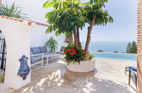 Salobrena Villa | Villa Tropical with private heated pool