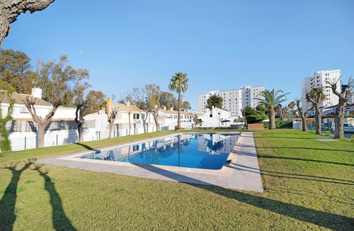 El Puerto de Santa Maria Villa | Villa 'Valdelagrana' with Shared Pool, Wi-Fi and Air Conditioning