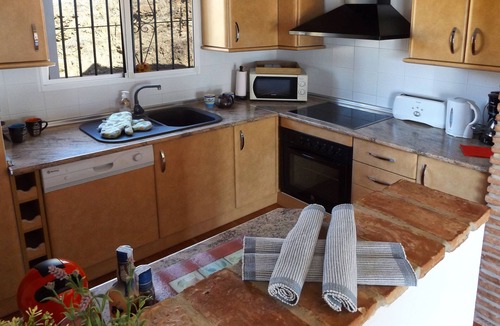 Canillas de Aceituno Villa | Villa with pool 2 bedrooms, 2 baths, views, airco, free WiFi