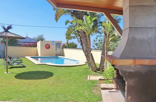 Conil de la Frontera Ski Chalet | Villa with WIFI, BBQ and swimming pool