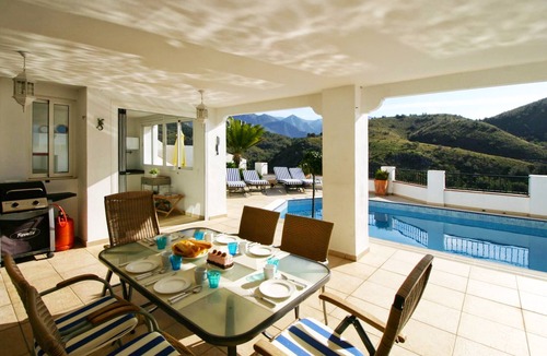 Frigiliana Villa | Villa with pool and stunning free view on sea and mountains