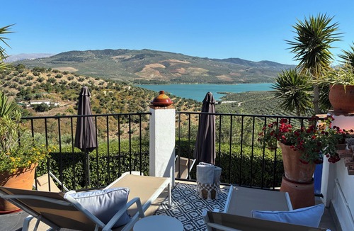 Iznajar House | Villa with Pool, Jacuzzi & Lake View