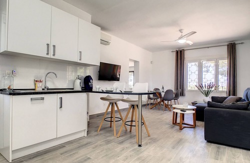 El Carmoli Villa | Villa with private pool, close to the beach