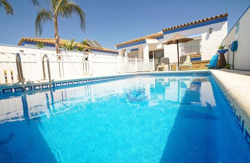 Conil de la Frontera House | VILLA YUCA CON PISCINA PRIVADA en CONIL DE LA FRONTERA