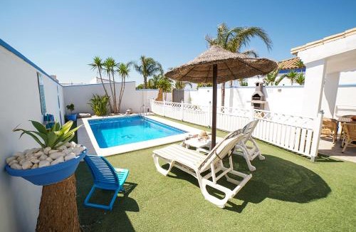 Conil de la Frontera House | VILLA YUCA CON PISCINA PRIVADA en CONIL DE LA FRONTERA