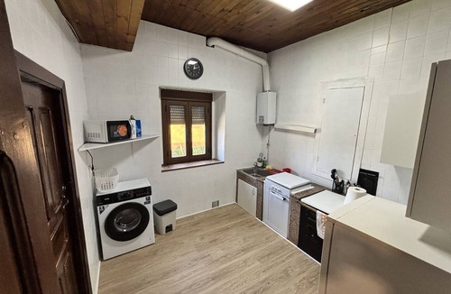 Cantejeira House | VILLAFEILE HOUSE, A MOUNTAIN HOME BORDERING LOS ANCARES IN THE BIERZO REGION,