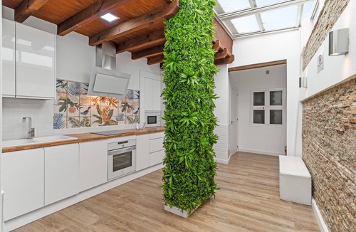 Historic Center of Estepona House | Village house, 100m from the beach, with Wi-Fi and air conditioning