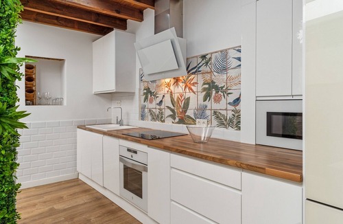 Historic Center of Estepona House | Village house, 100m from the beach, with Wi-Fi and air conditioning
