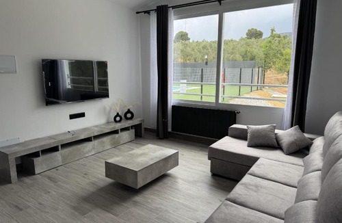 Pozo Alcon Villa | Villas de lujo - El Descanso Cazorla - Piscina, Barbacoa, Terraza y Parking incluido