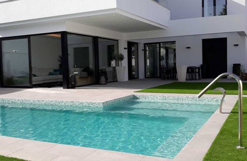 Rincon de la Victoria Ski Chalet | Villaswimmingpoolmalaga