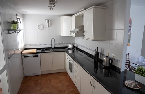 San Luis de Sabinillas Apartment | Walk to Beach Marina & Restaurants – Authentic Spanish Town Apartment