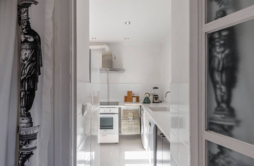 Sol Apartment | Waou Gran Via VIII - Short Term Rental