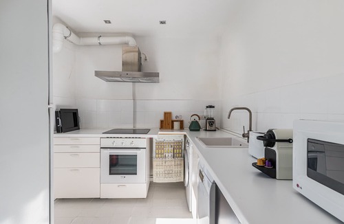 Sol Apartment | Waou Gran Via VIII - Short Term Rental