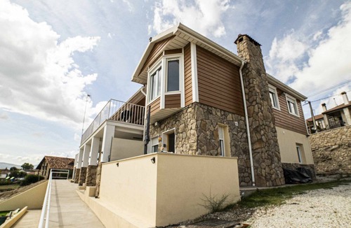 Navarredonda de Gredos Apartment | Water. Beautiful Apartment. Villa de Gredos.