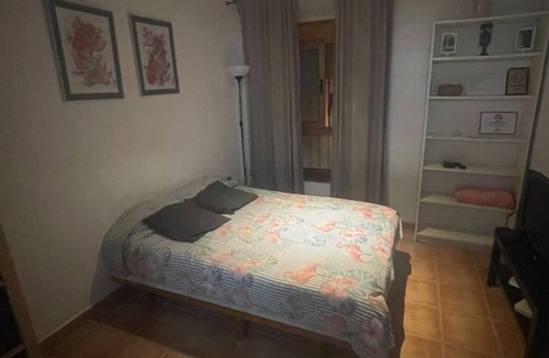 Capuchinos Apartment | Welcoming 2-bedroom studio with AC in Malaga city center