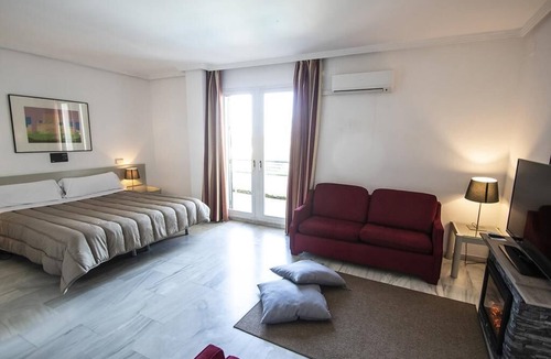 Mairena del Aljarafe Hotel | Winter Suite .